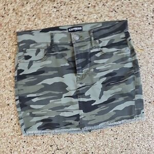 Express 2019 Green Camouflage Cotton Mini Skirt Frayed Skirt Size 8